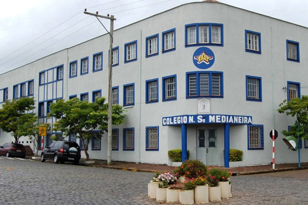 Colégio Medianeira, de Candelária, recebe homenagem do SINEPE/RS